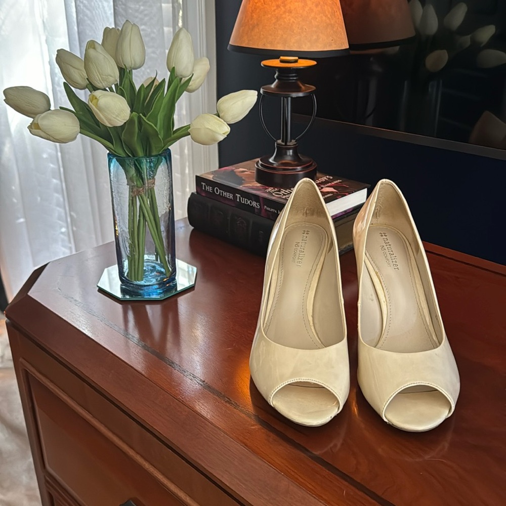 Naturalized Peep Toe Pump 9.5 W